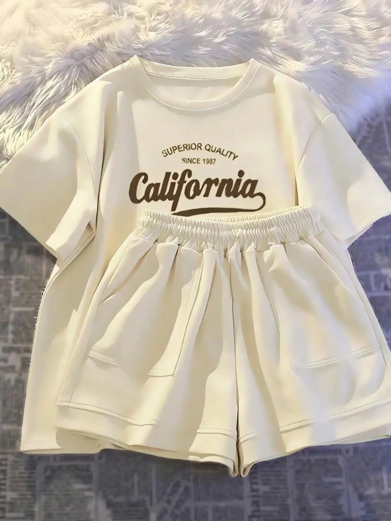Girls' Printed T-Shirt & Shorts Set