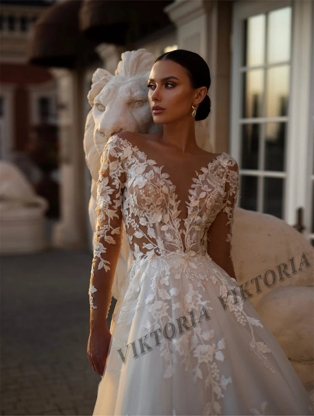 Classic Backless Long Sleeve Wedding Dress